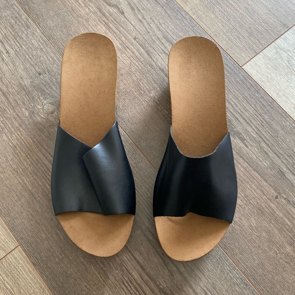 OPEN TOE PLATFORM SLIP ON SANDALS